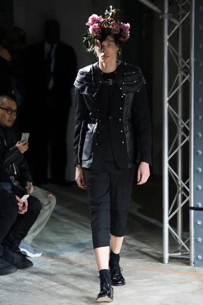 Look 30